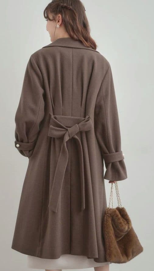 【12月25日までの出品】クチュールブローチ　パール調釦チェスターコート