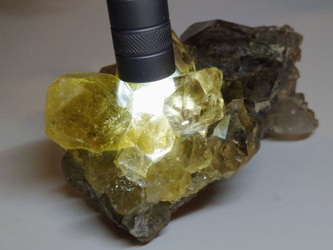 ルチルクォーツ 514g スモーキークォーツ 水晶 原石 鑑賞石 自然石 誕生石