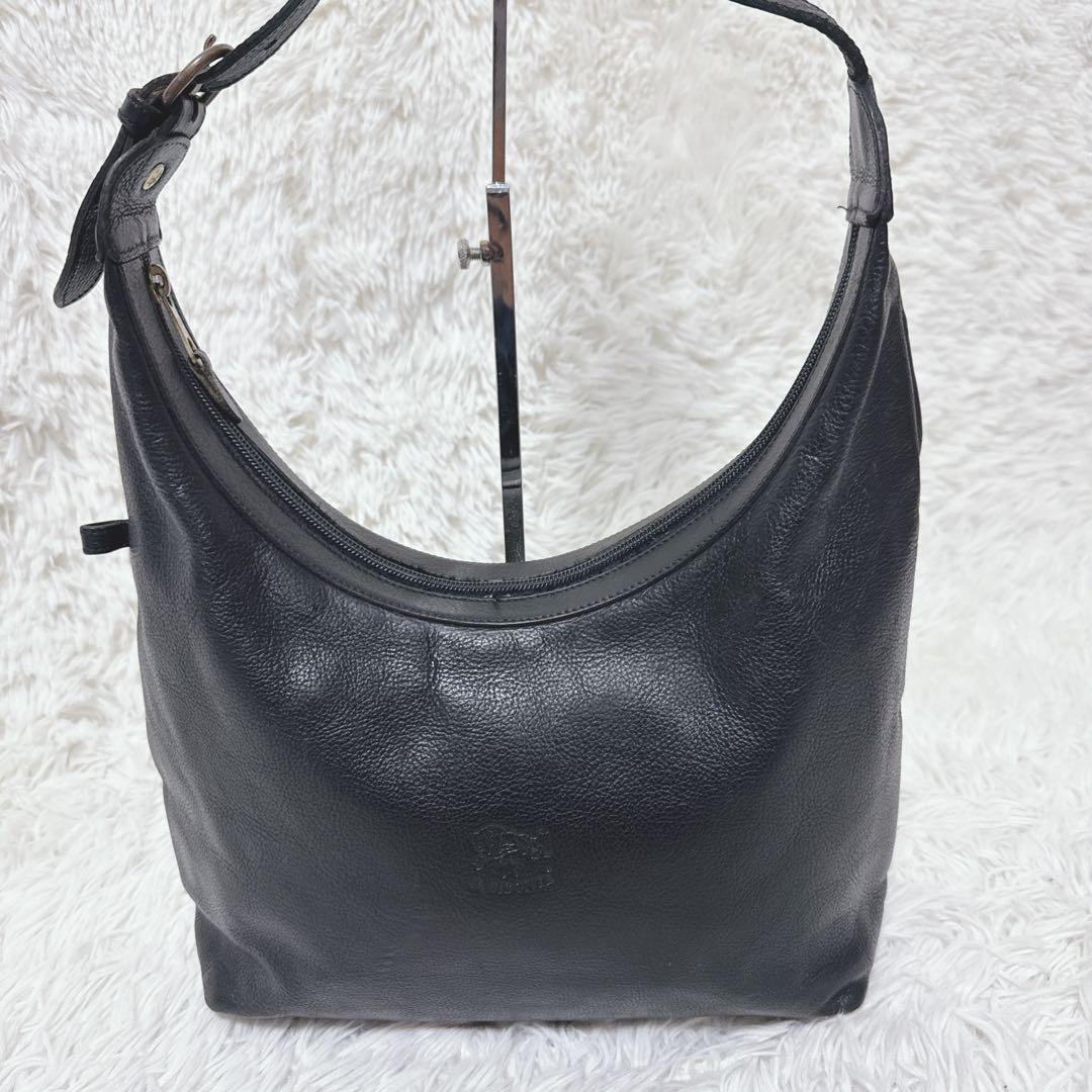 IL BISONTE イルビゾンテ　ハーフムーン　ショルダーバッグ　ブラック