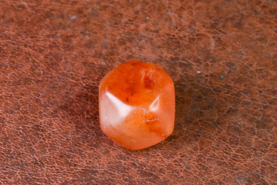 パキスタン出土 アンティークカーネリアン 300〜500年前 朱砂　02