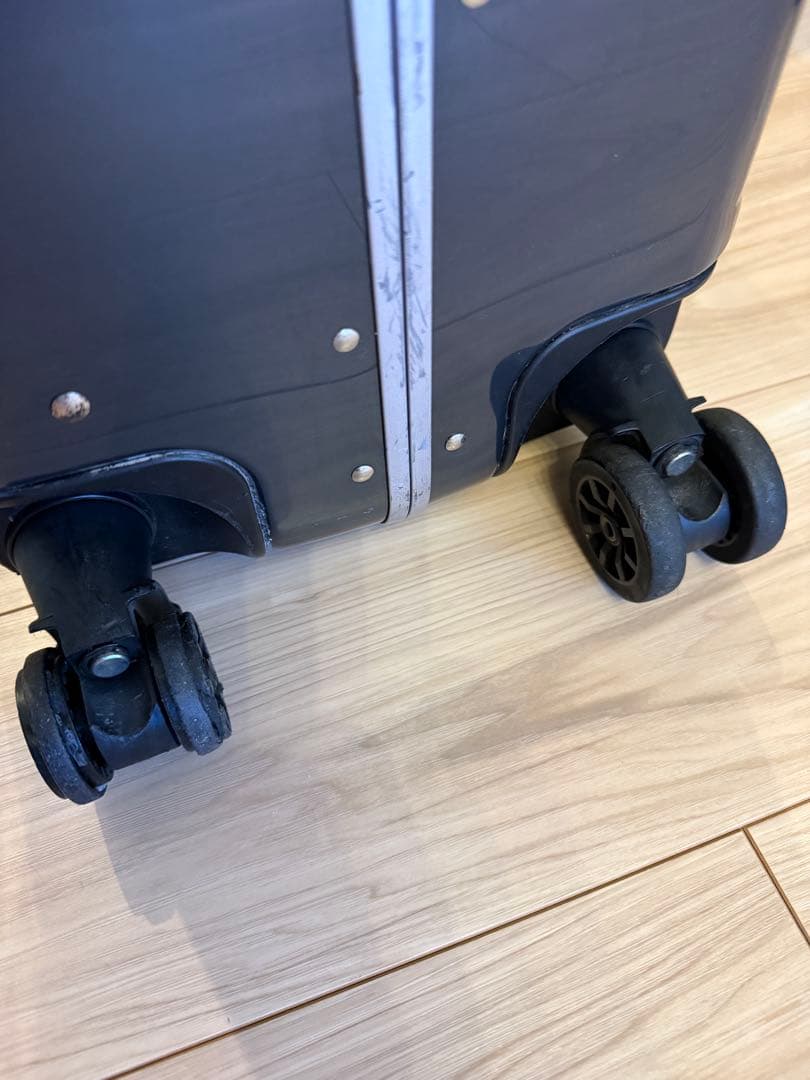 ZERO HALLIBURTON ゼロハリバートン　キャリーケース グレー