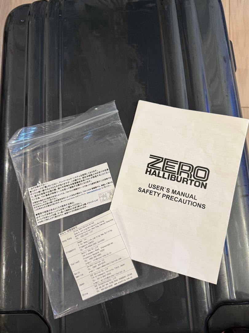 ZERO HALLIBURTON ゼロハリバートン　キャリーケース グレー