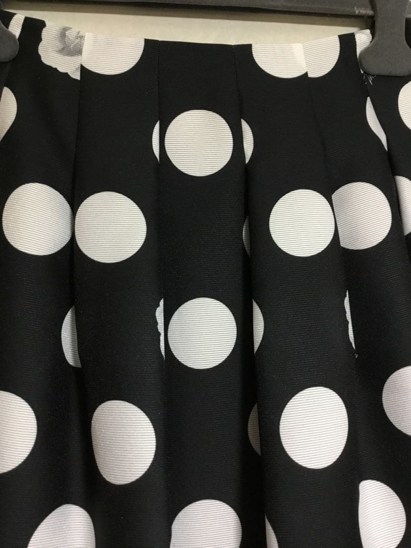 ☆一度着用美品フレアスカート 黒と白の水玉模様