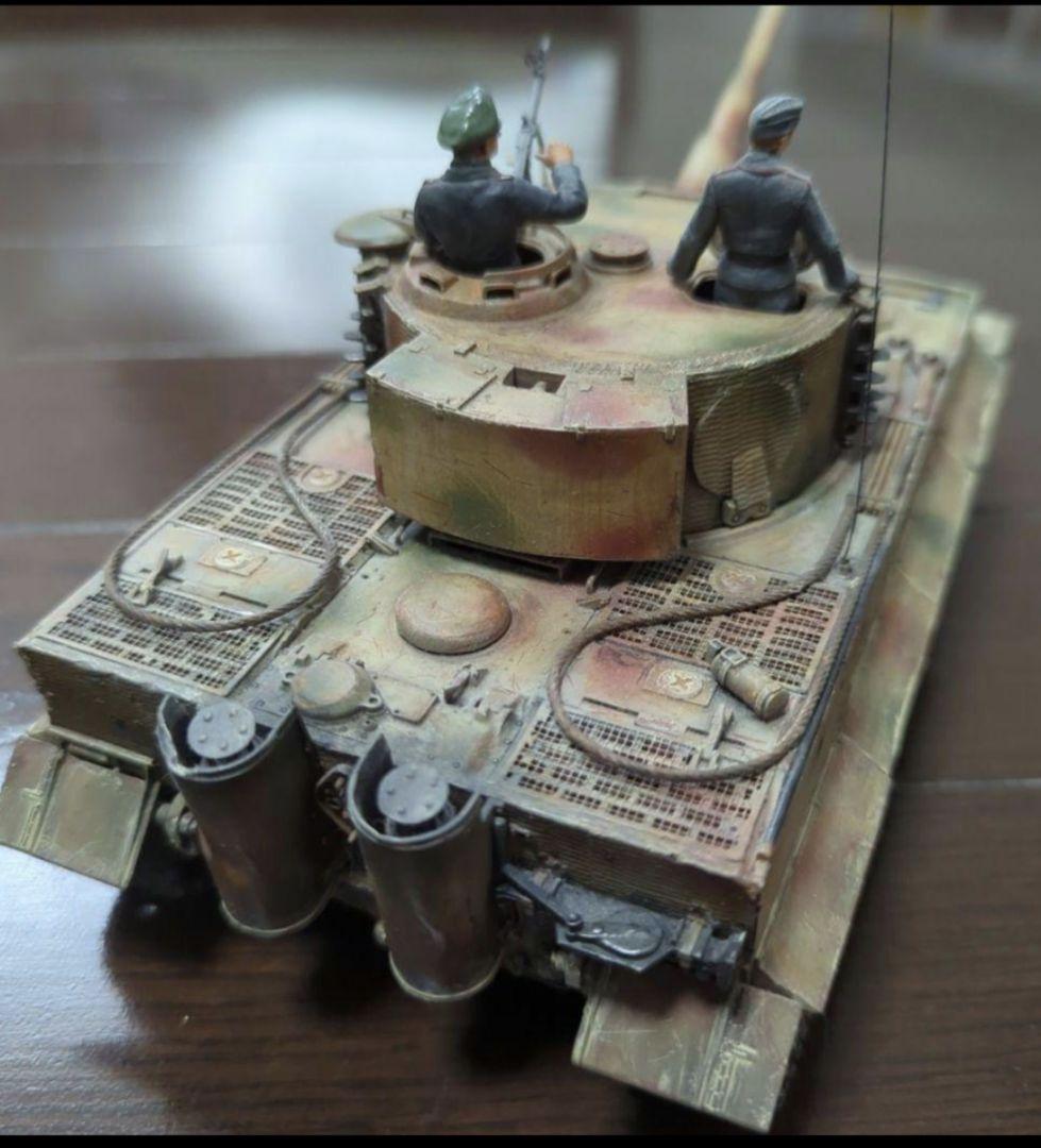 タミヤプラモデル ①Ⅳ号戦車H型1完成品 ②タイガーⅠ後期生産型完成品