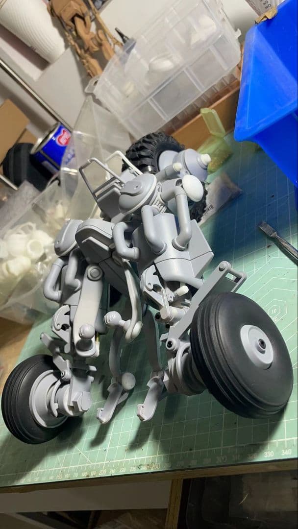 freedomバイク
約80以上のパーツ 
タイヤ×3
ネ…