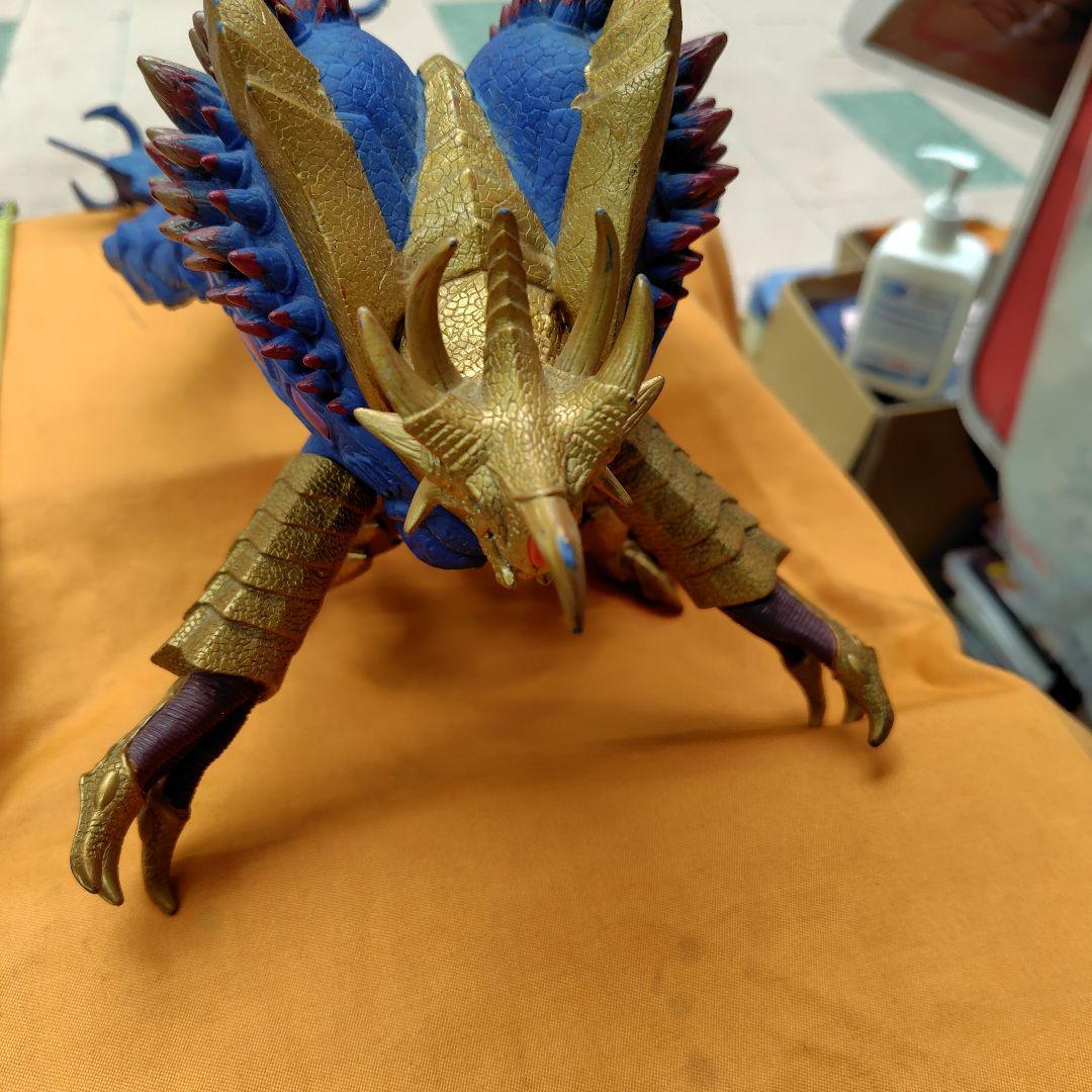 Ｕキラーザウルス怪獣フィギュア 多腕デザイン