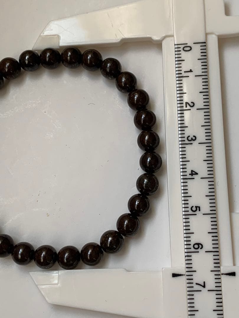 世界最古の石　46億年前の隕石コンドライト　太陽系最古の隕石　石質隕石　鉄隕石