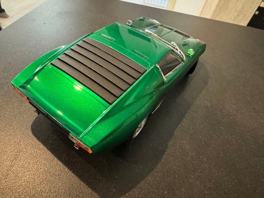 ランボルギーニミウラ　プラモデル完成品　1/24