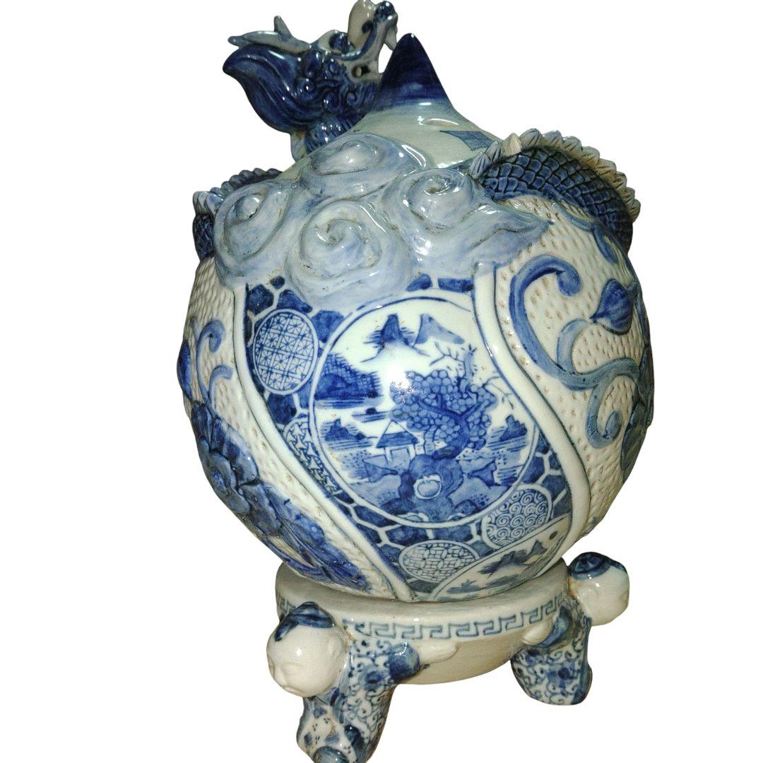 五良大甫呉祥瑞造　龍と山水画染付け香炉