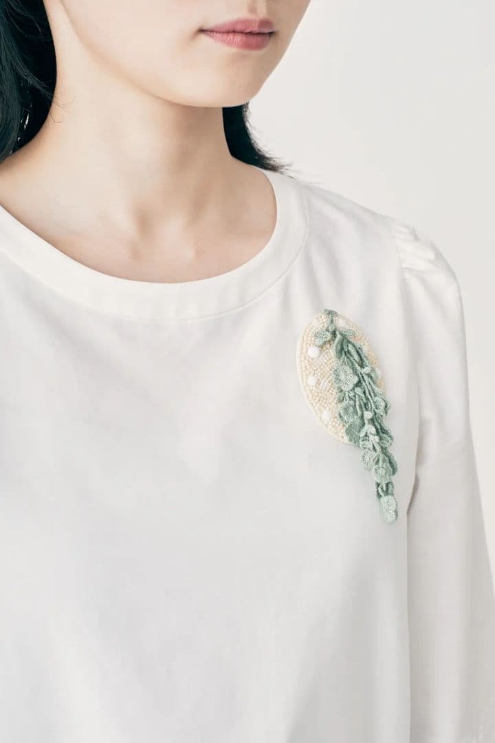 新品　ミナペルホネン　floraleaf　コサージュ　正規品　ブラック