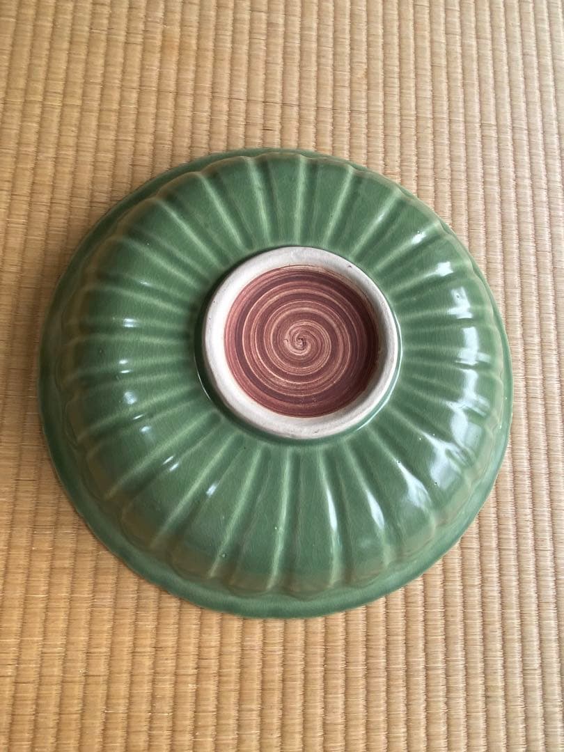 アンティークー中国龍泉窯の大皿-未使用