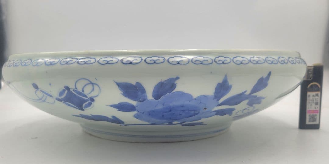 伊万里焼　染付　獅子に牡丹の図　大鉢　大明成化年製　時代物　古伊万里　美術品