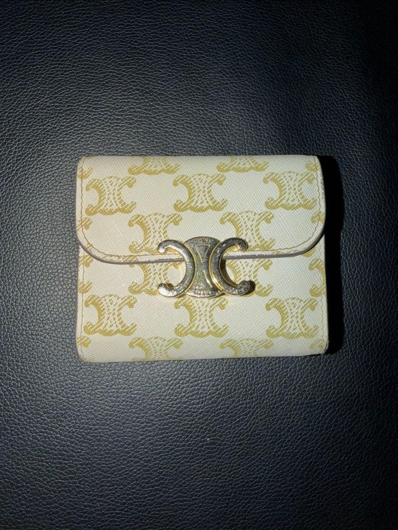 CELINE トリオンフ 三つ折財布