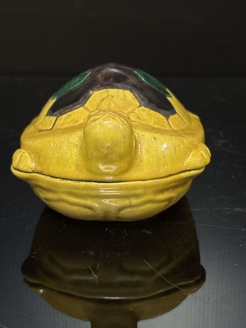 平安 真清水 蔵六 造 交跡 内金箔張 大亀 香合 桐共箱付