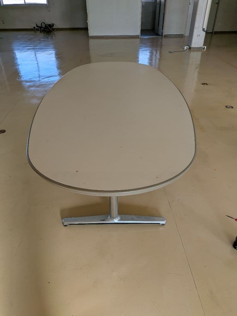 OKAMURA　楕円形オフィス会議テーブル