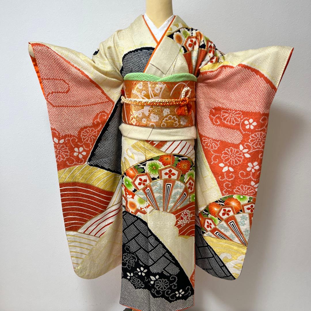 386 振袖フルセット 正絹 橙 黄色 黒 絞り 金彩 駒刺繍 レトロ 古典柄