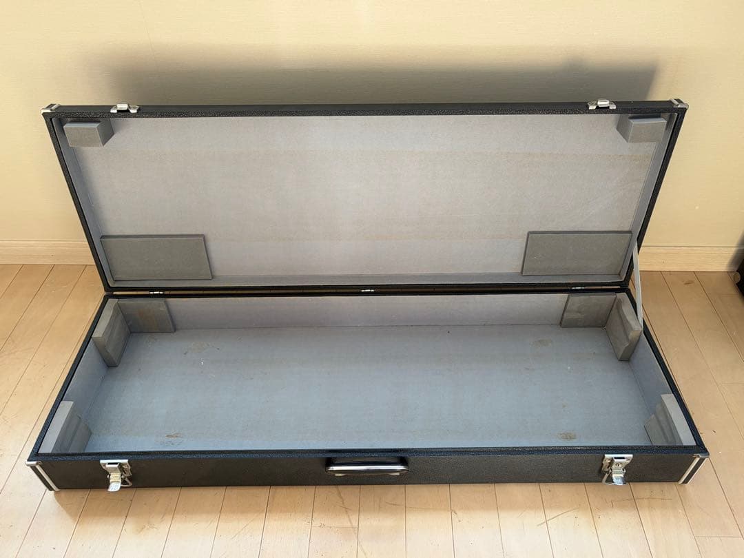 Roland Juno-106用　純正ハードケース。