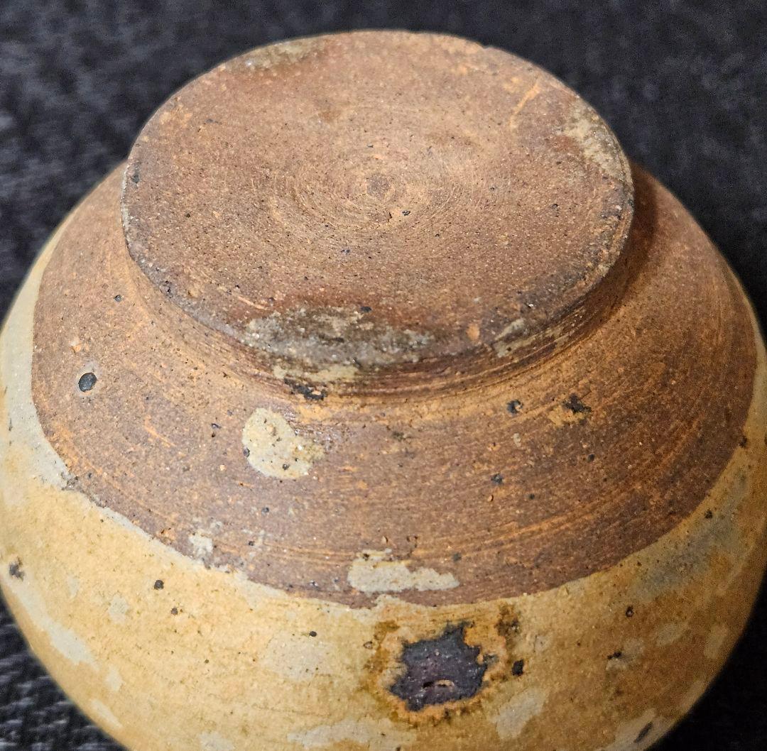 中国古美術　中国古陶磁器　唐時代末期頃　越州窯　黄釉　丸形　小壺　花入　茶道具