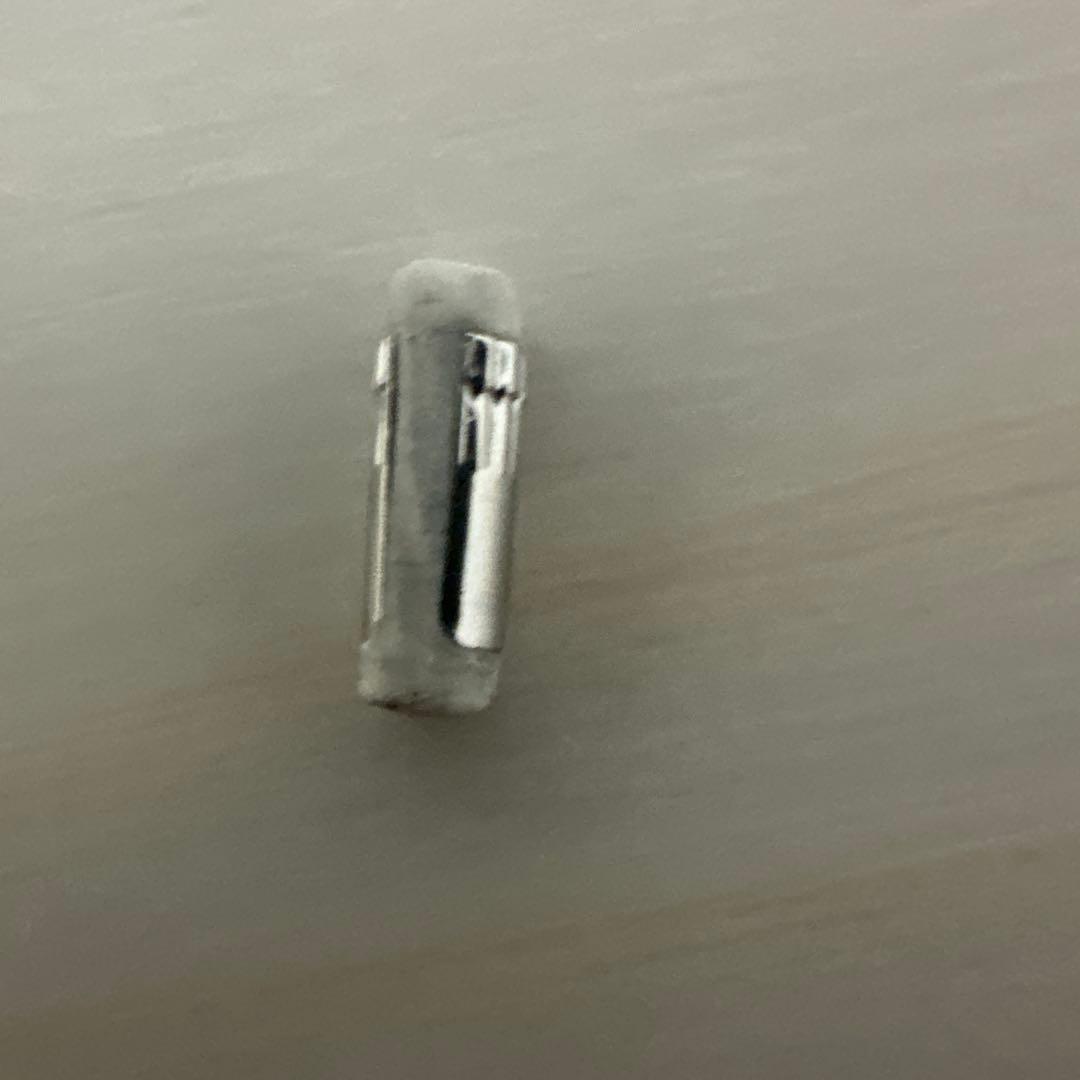 シャーペンの上の消しゴム