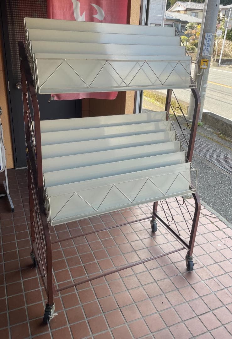 t*t様 什器　マガジンラック　本屋さん　レトロ