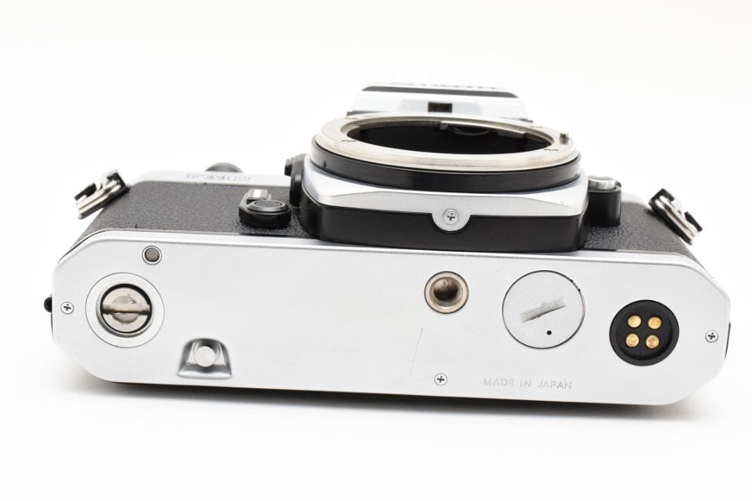 美品 ニコン NEW FM2 シルバーフィルムカメラ モルト新品交換済 B577
