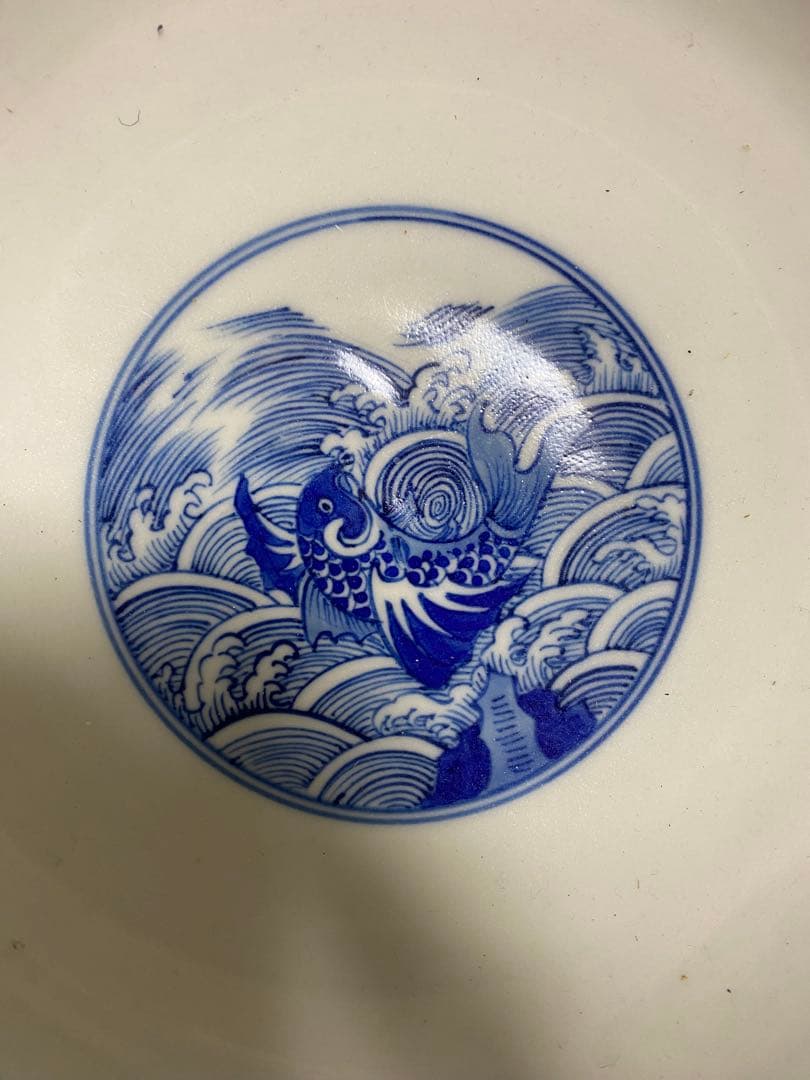 清朝　青い波と魚の絵柄の八角皿