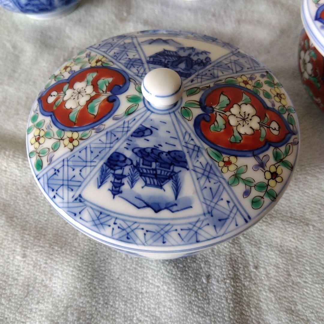 華山萬右衛門作　染錦草花間取山水蓋付湯呑揃