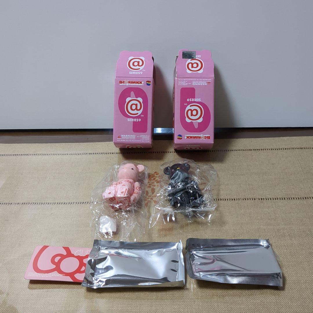 ベアブリックシリーズ9 　表裏CUTE HELLO KITTY　2体
