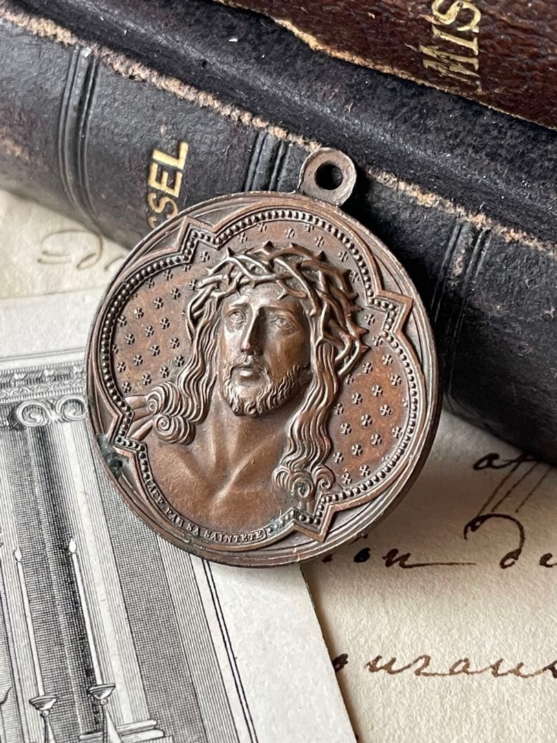 ブロンズアンティークメダイ　キリスト　荊の冠