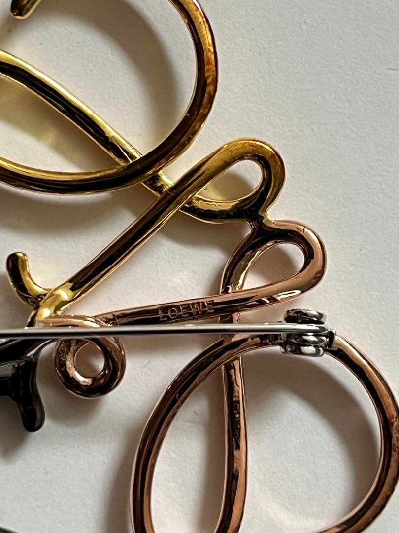 ロエベ　LOEWE ブローチ　4色