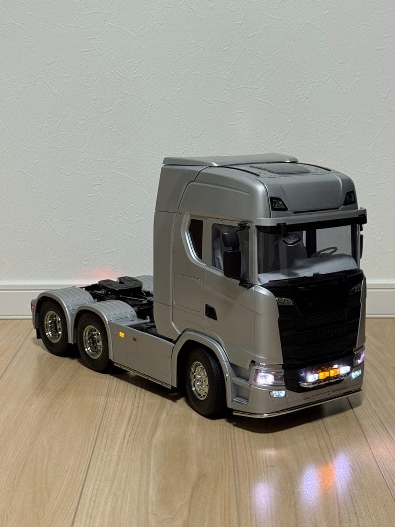 タミヤ　1/14 スカニア