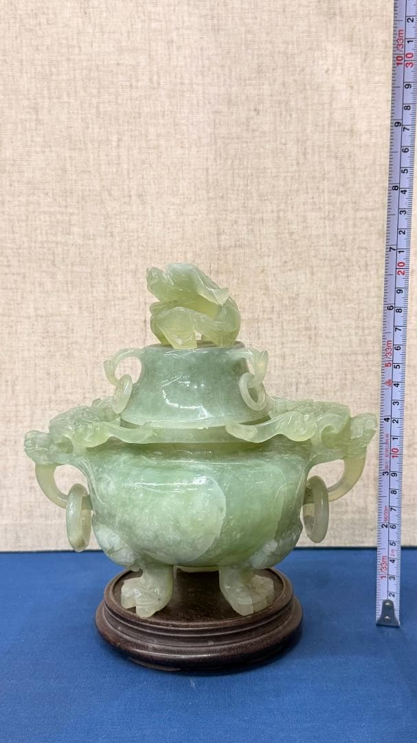 【一点物｜文房玉彫】緑玉 蓋付飾器｜螭龍鈕・瑞獣文｜木台付｜高さ約20 掌中造形