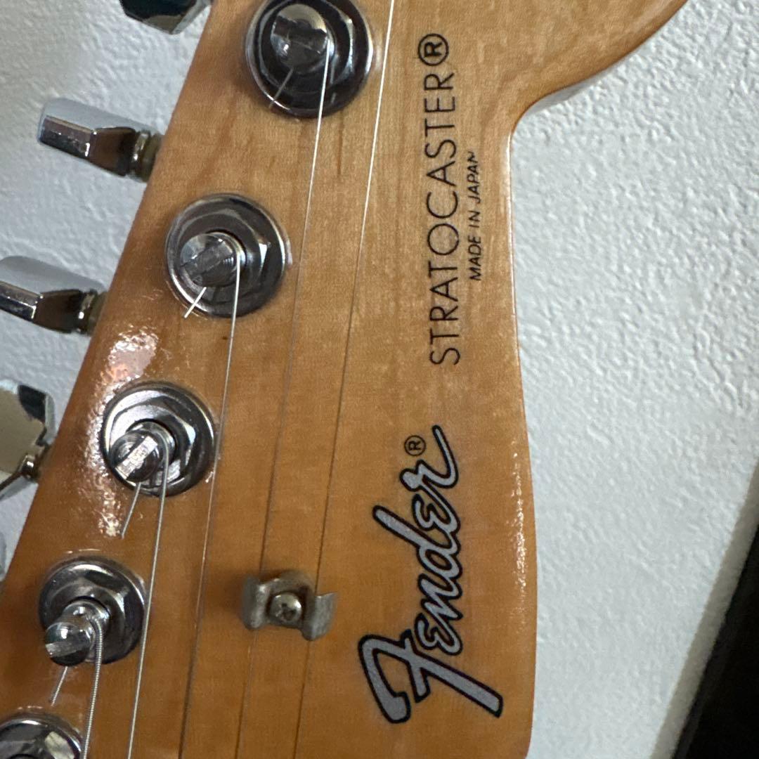 Mavis MST-800 ストラトキャスタータイプ