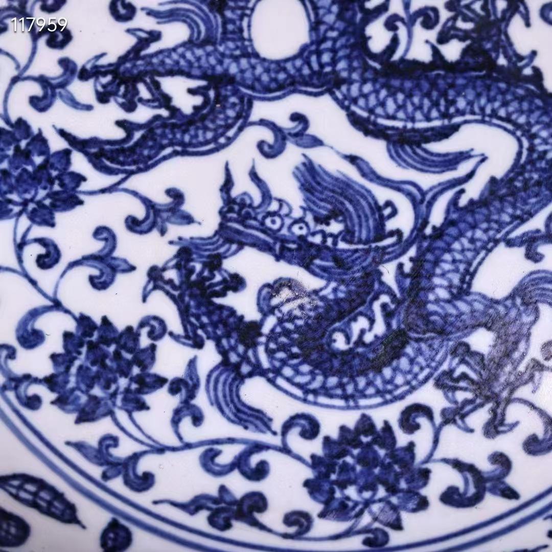 中国古美術・珍蔵收・藍釉青花龍図陶磁器皿・青花瓷器・陶芸・純手絵・文房置物