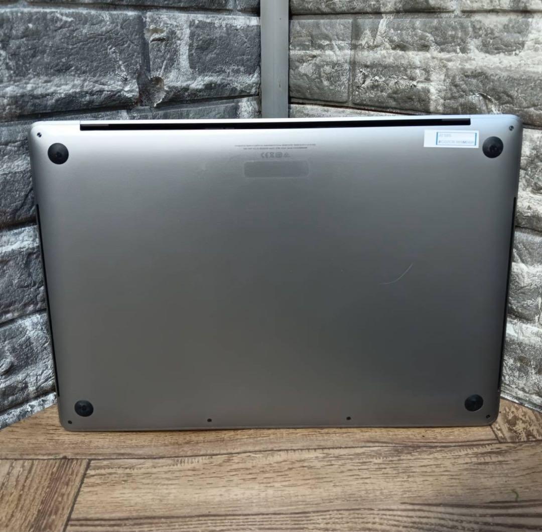 MacBook本体 Apple MacBook Pro 16inch 2019