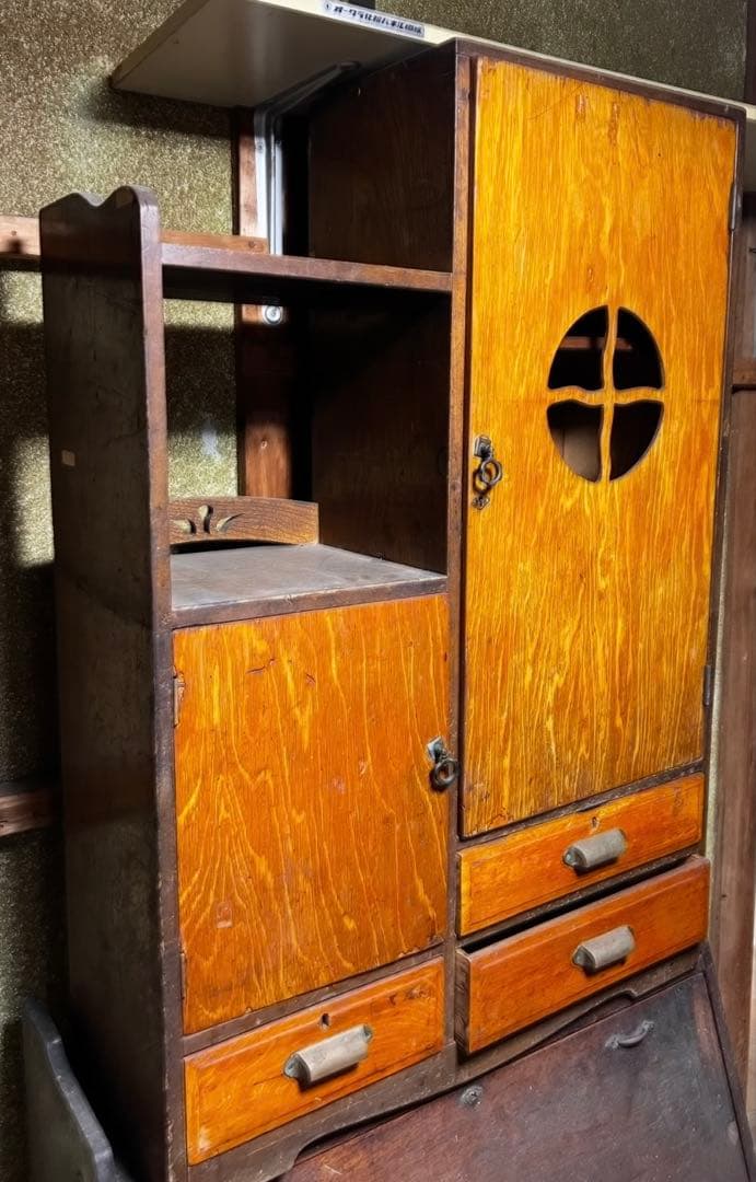 アンティーク戸棚