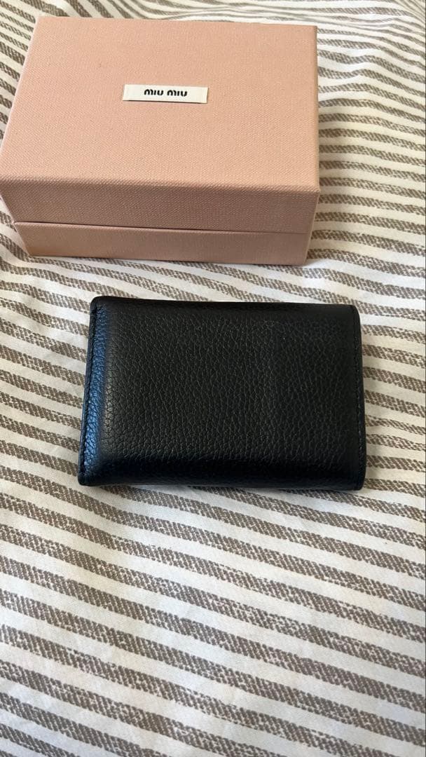 miu miu ヴィッテロダイノレザー 財布