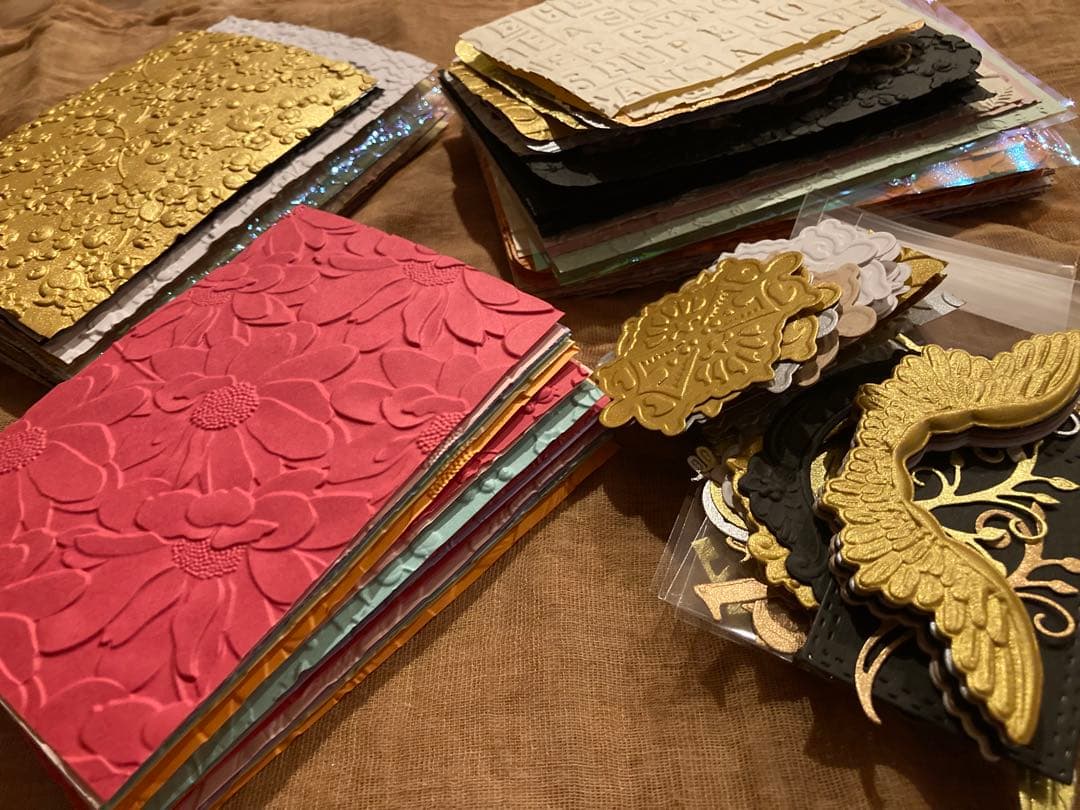 クリスマス　スペシャルBOX ジャンクジャーナル　エンボスペーパー　インド刺繍