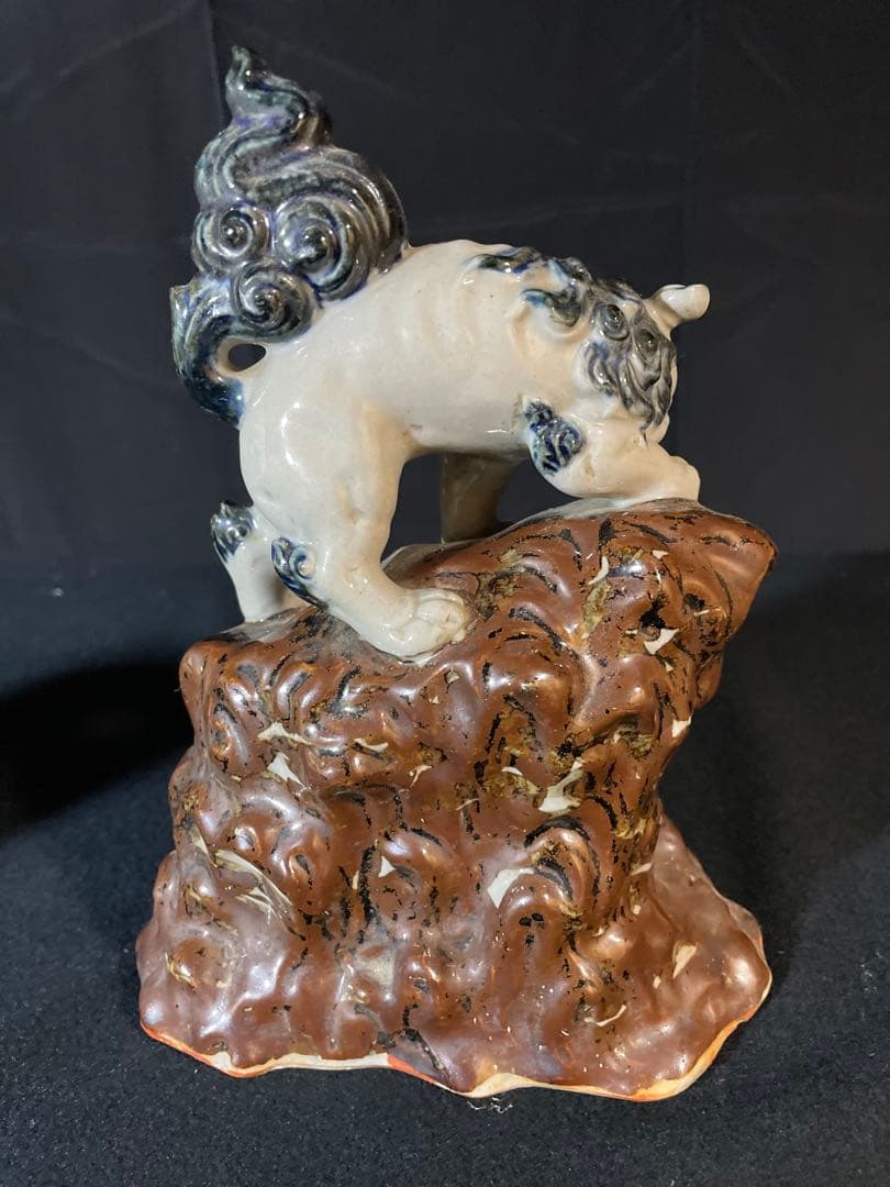 平戸焼 染付 獅子の子落とし 置物 / 陶器陶芸明治大学博物館特定コレクション