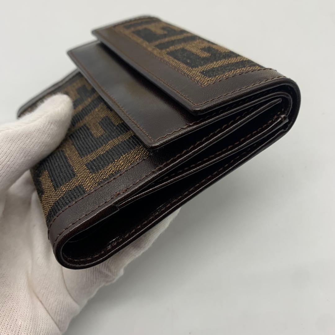 ☆新品未使用☆FENDI☆フェンディ☆二つ折り財布
