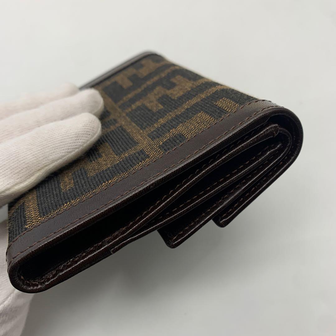 ☆新品未使用☆FENDI☆フェンディ☆二つ折り財布