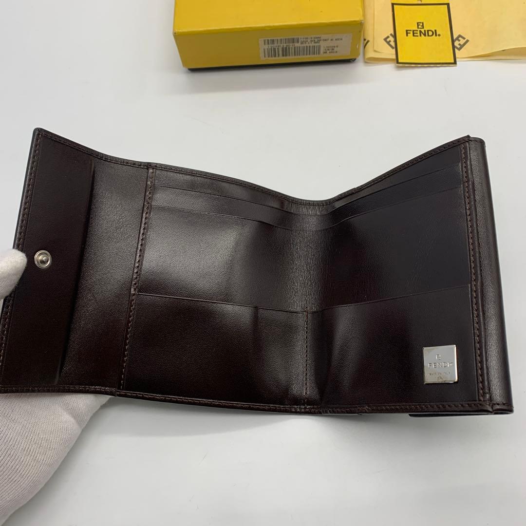 ☆新品未使用☆FENDI☆フェンディ☆二つ折り財布