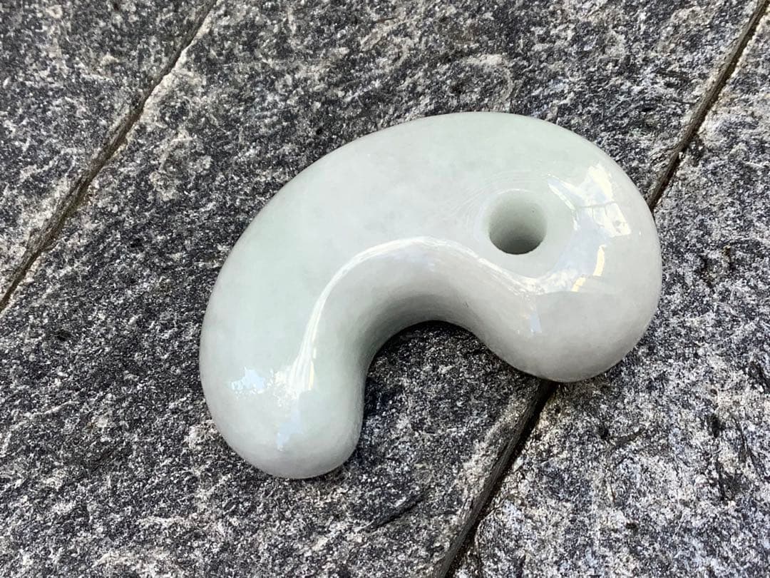 ✳安価卸し値段　幸運引き寄せる糸魚川翡翠勾玉　本物を１個お持ちください　鑑別書付