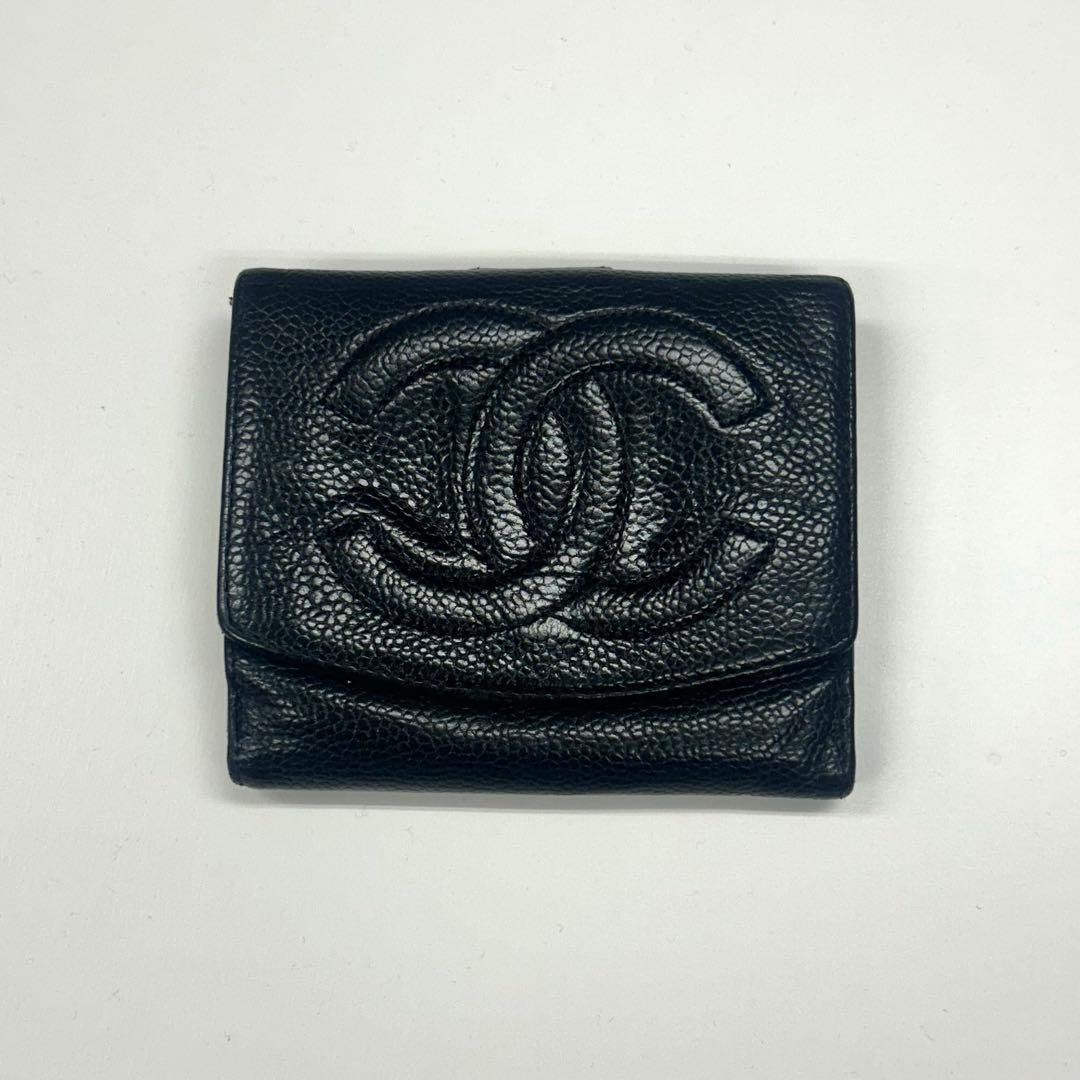 CHANEL シャネル 黒 キャビアスキン 折り財布 ロゴ入り レディース