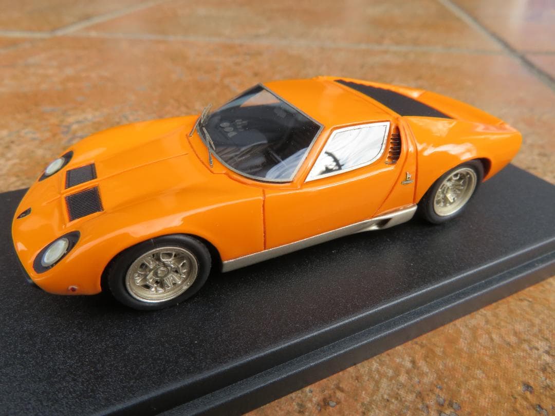 MR社製　1/43　ランボルギーニミウラSV