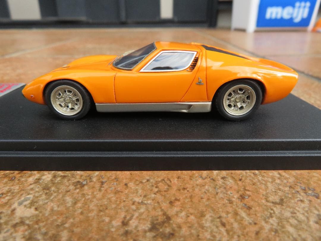 MR社製　1/43　ランボルギーニミウラSV