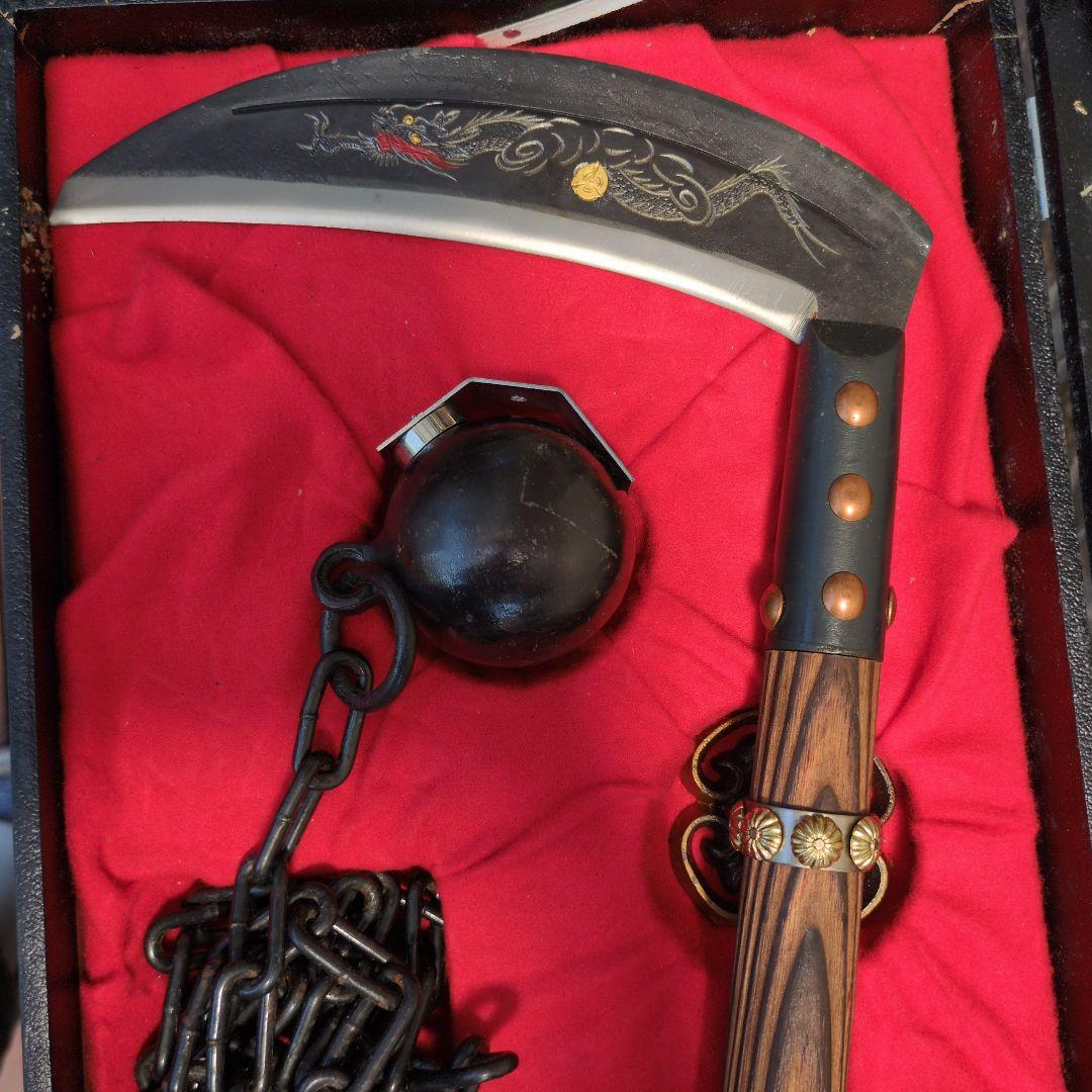 ドラゴン彫刻の鎖鎌