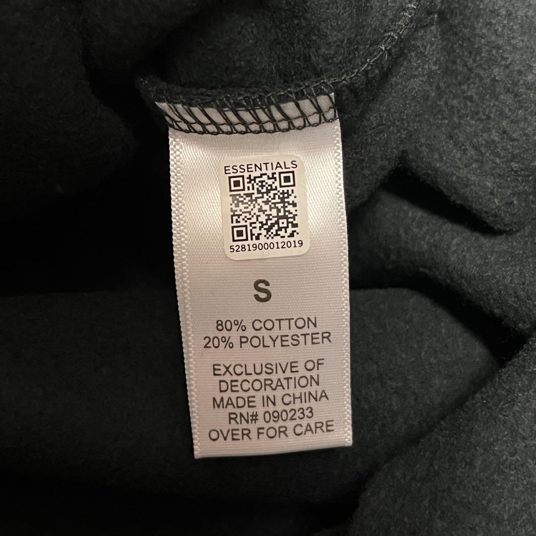 Fog Essentials ブラック黒パーカー人気ロゴ 反射フォント