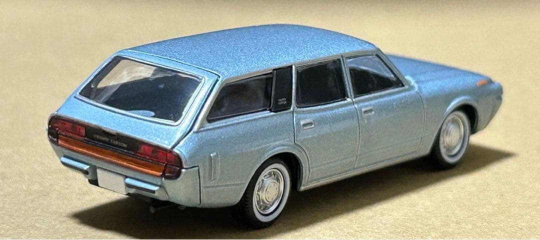 トミカリミテッドヴィンテージネオ トヨタ クラウン カスタム 青