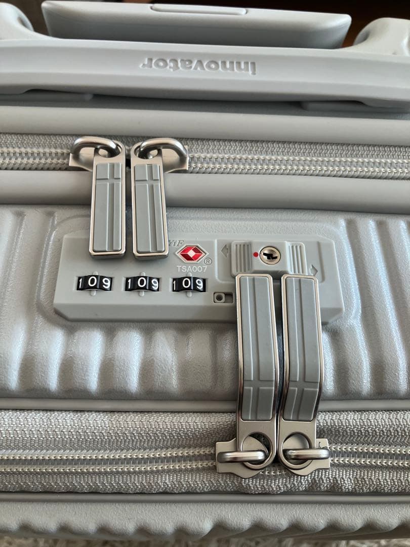 【新品未使用】イノベーター スーツケース innovator INV20 33L